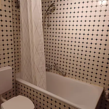 Schoenes Mit Gemeinschaftsbad منزل للإقامة فورتسبورغ